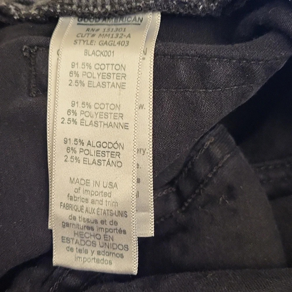 Good American Good Legs Cropped Jeans in Black001 - Picture 6 of 6